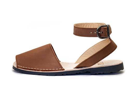 Classic Style Strap Brown Avarcas