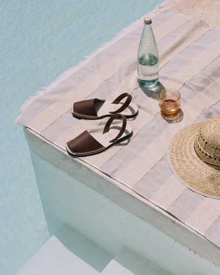 Pons Shoes by the pool