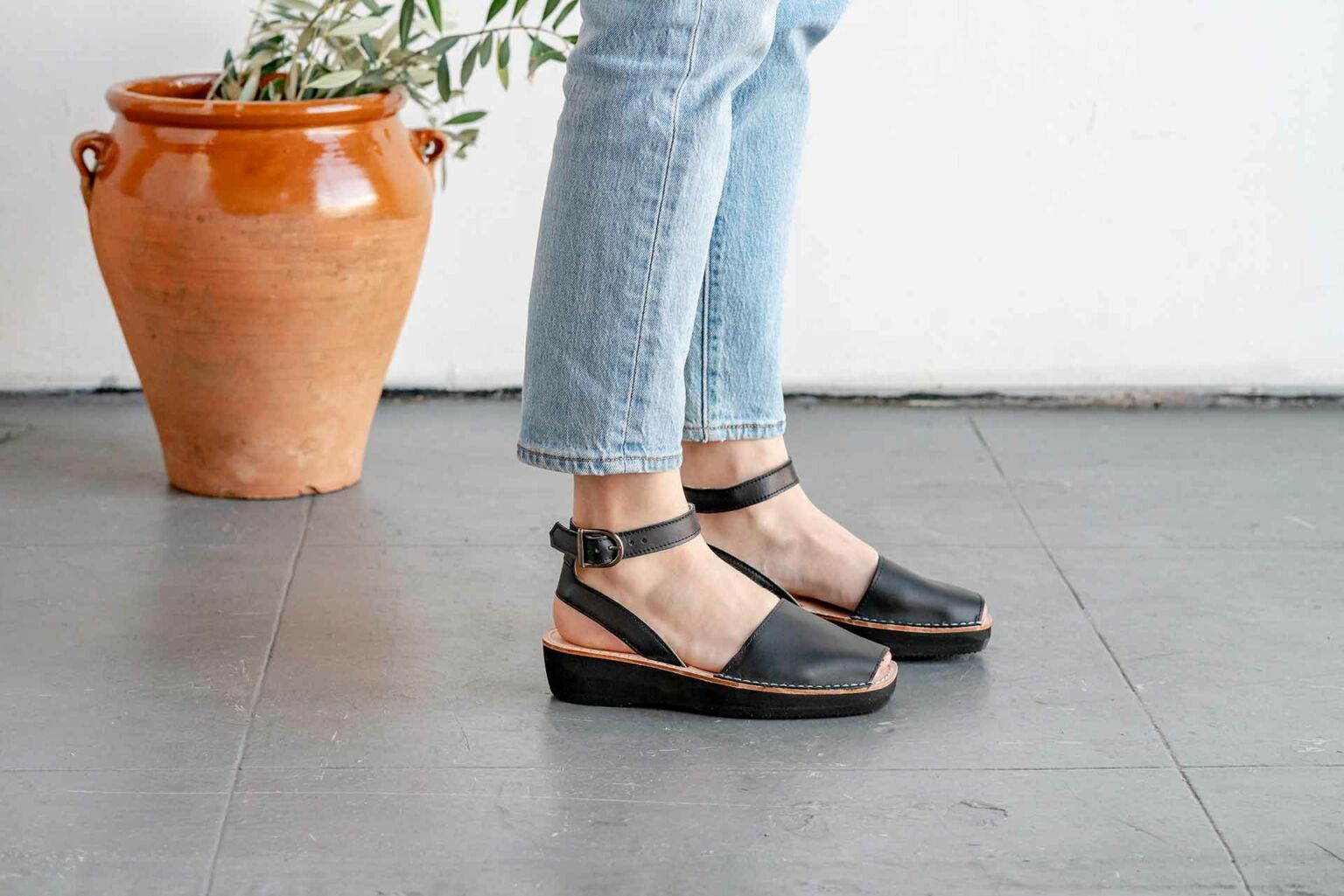 Black Sandals by Pons, the go-to staple | Avarcas USA - Official Pons Shoes