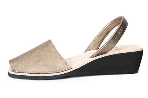 Edith Metallic Wedge Sandal | Glamour Farms Boutique