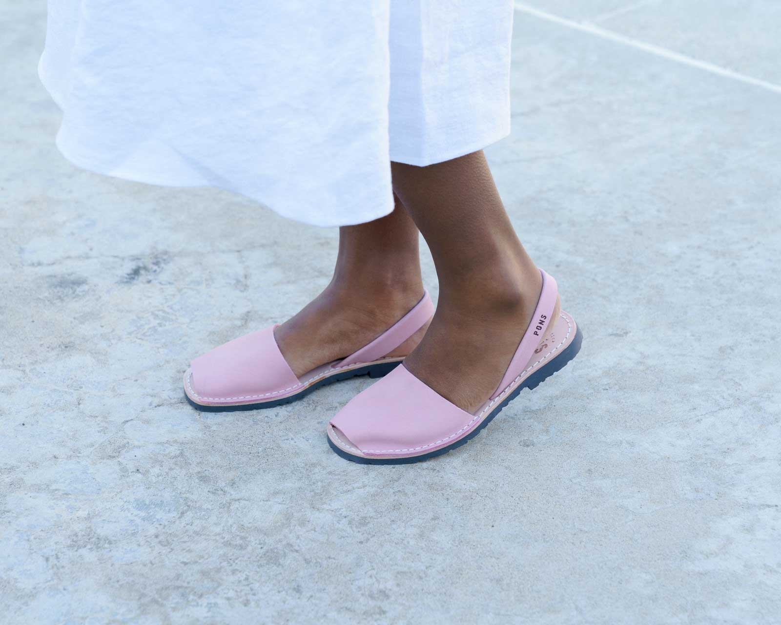 Pons Outlet FINAL SALE Classic Style Light Pink Avarca Sandals