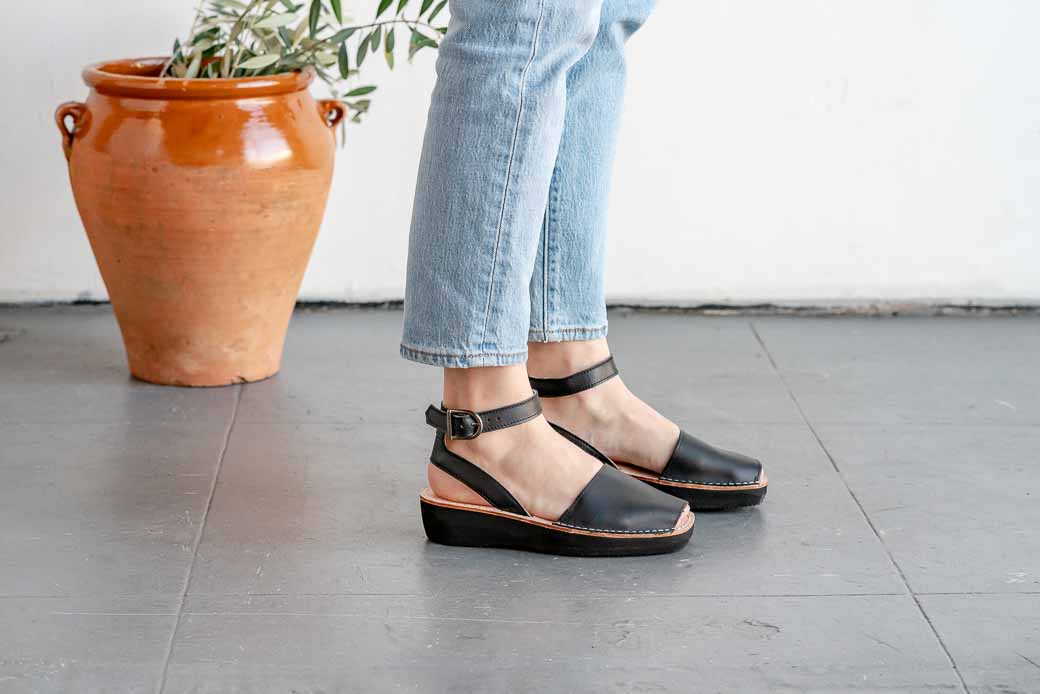 Pons Mediterranean Black Avarca Sandals in Natural Leather for Women ...