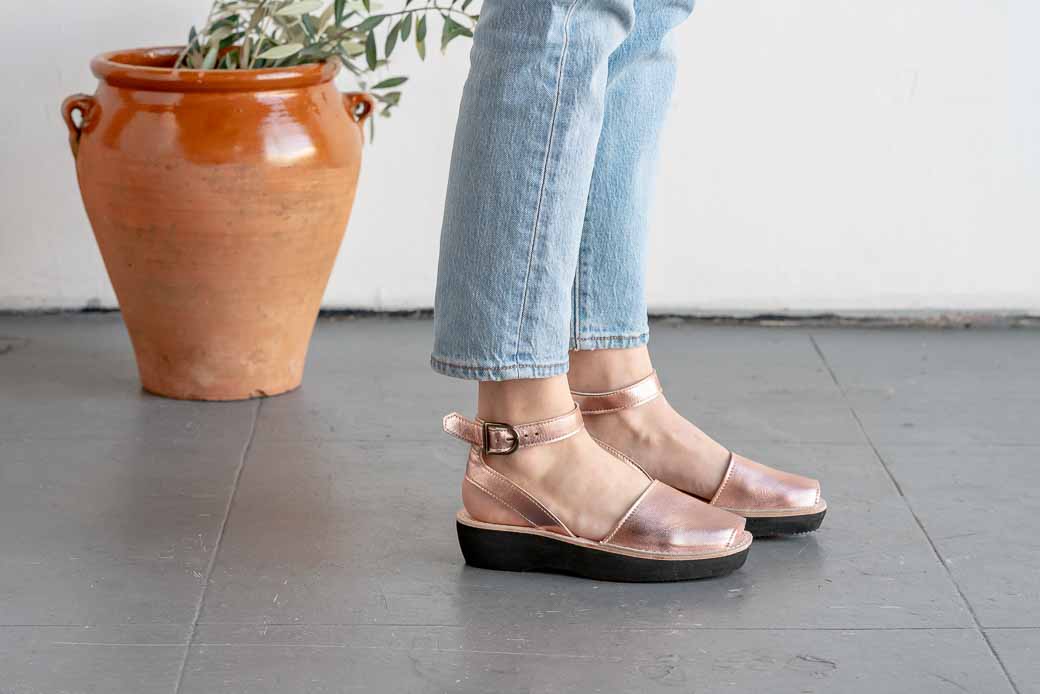 Pons Mediterranean Metallic Rose Gold Avarca Sandals for Women ...