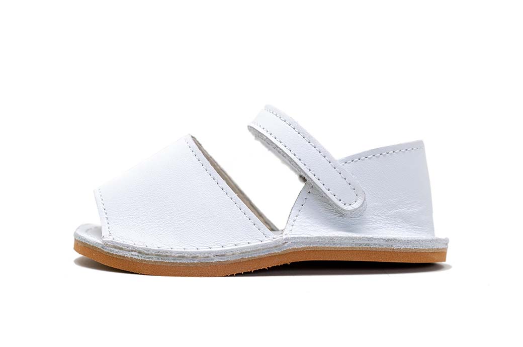 Little Fraileras White Avarca Sandals