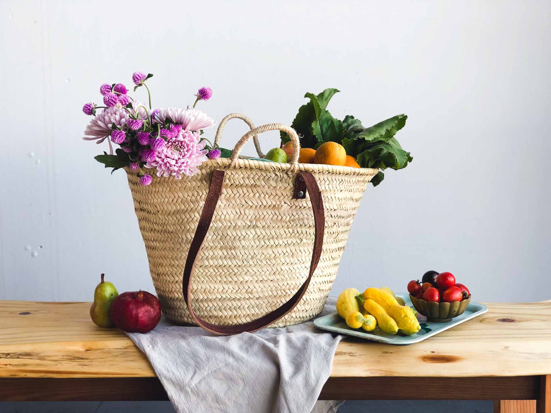 Beach Backpack Straw Picnic Basket With a Leather Fruit Basket, Farmers  Market Bag, French Market Basket, Grocery Market Bag, Straw Backpack -   Canada